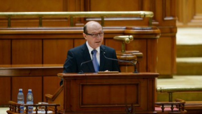 Sebastian Lăzăroiu: Băsescu decide cine CÂŞTIGĂ alegerile prezidenţiale din 2014